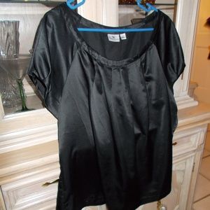 Worthington Silky Black Top